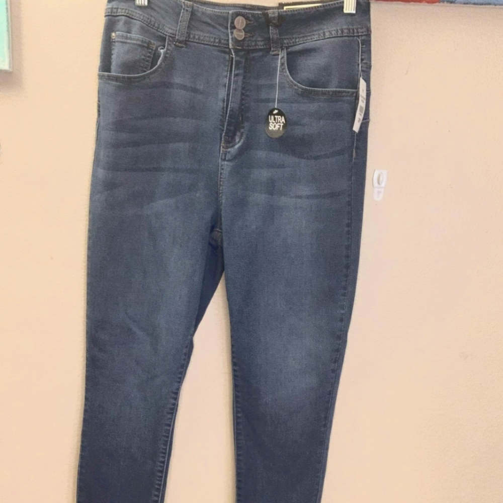 Dollhouse Curvy Collection High-rise Skinny Jeans